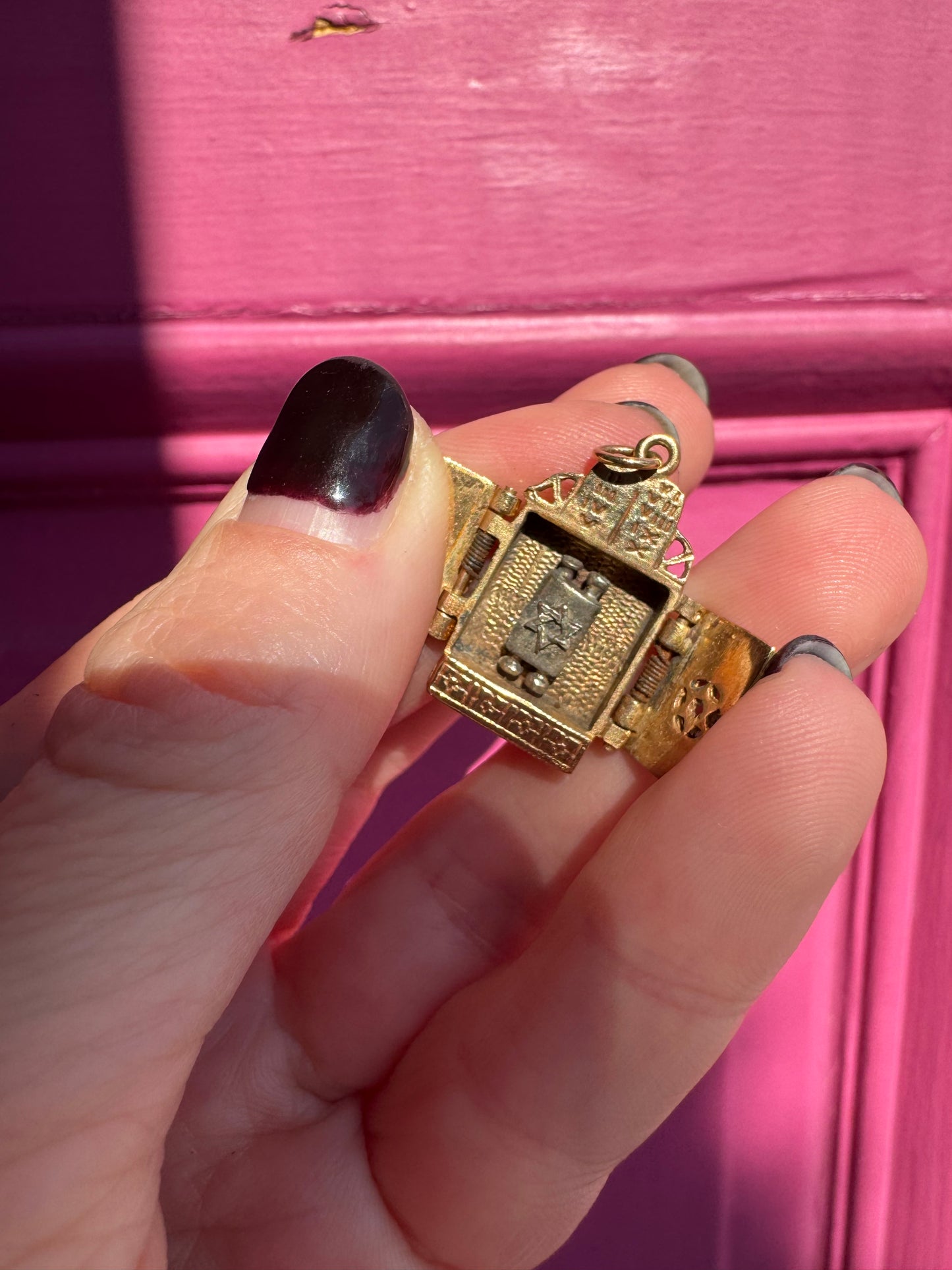 14k Vintage moving ark and Torah charm