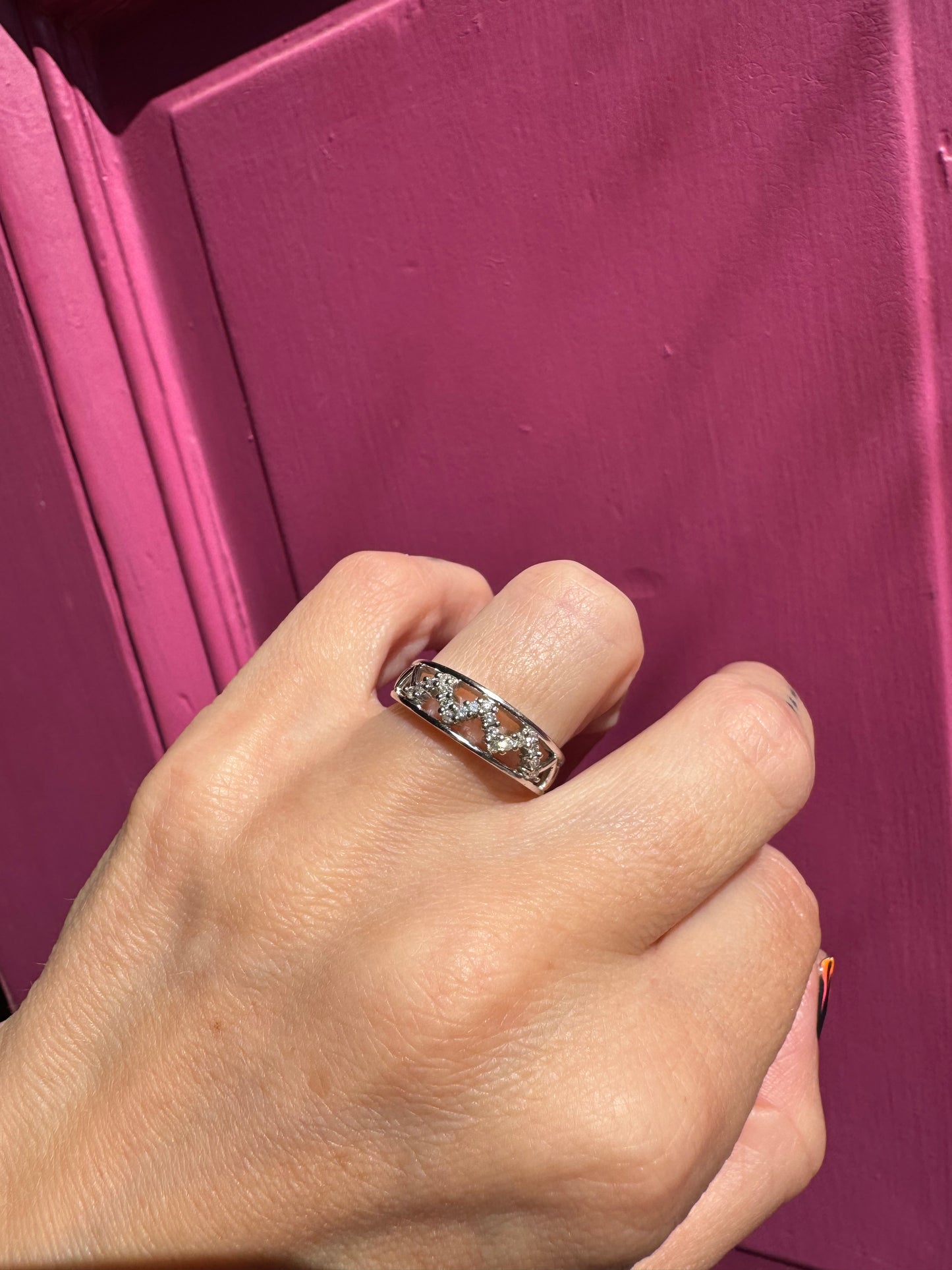 18k diamond zig zag Ring