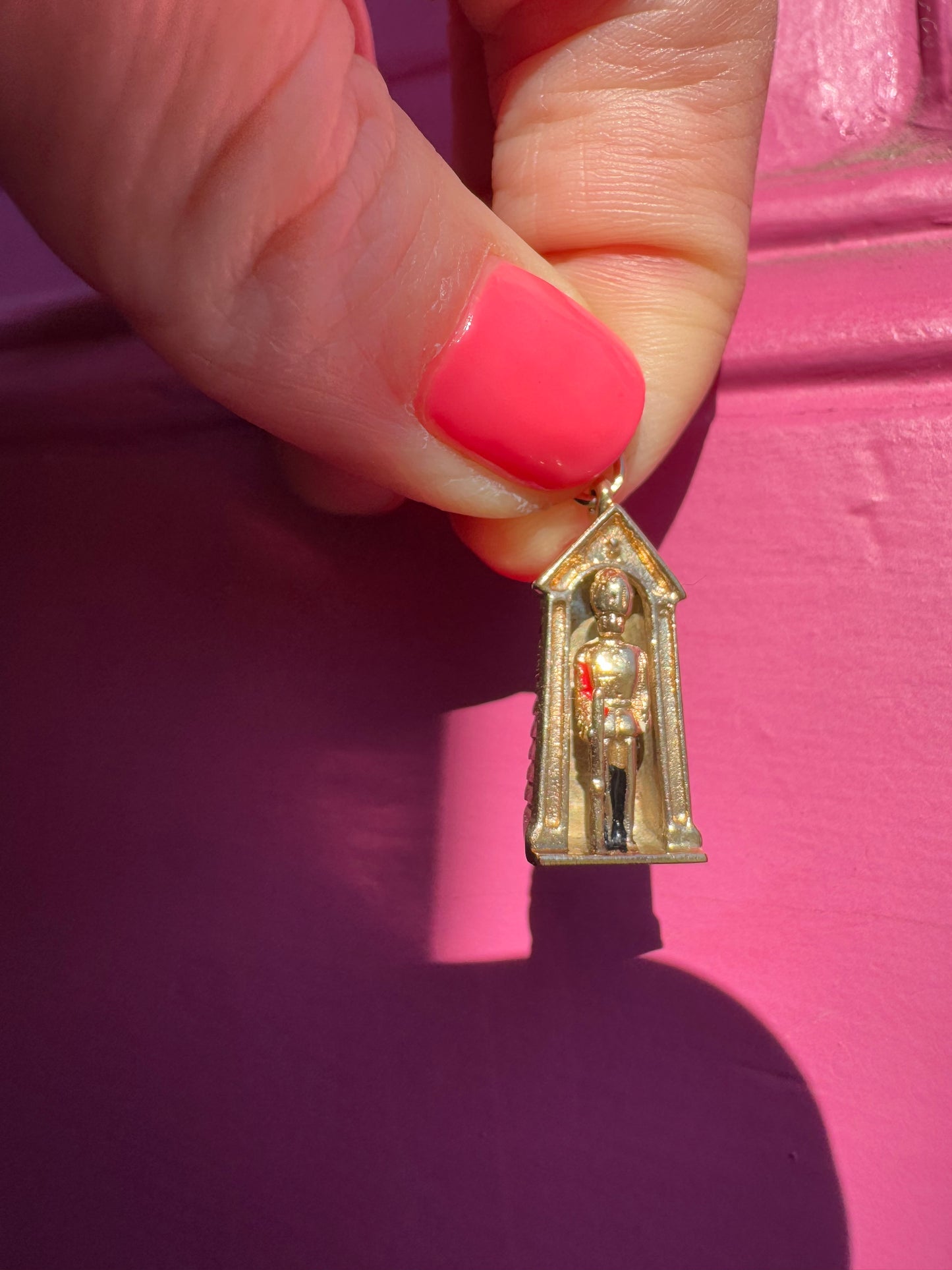 9k gold guard charm