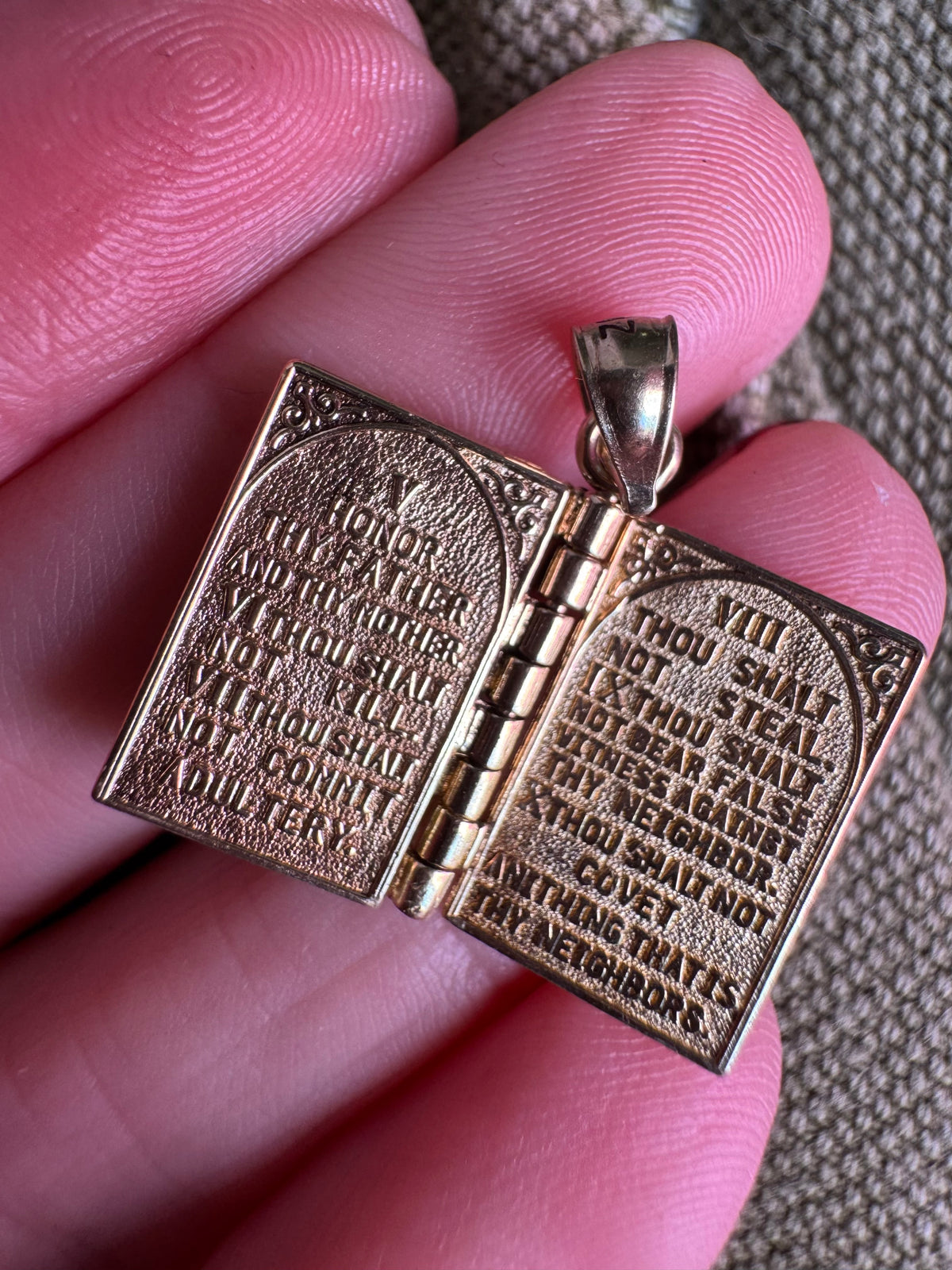 14k siddur charm