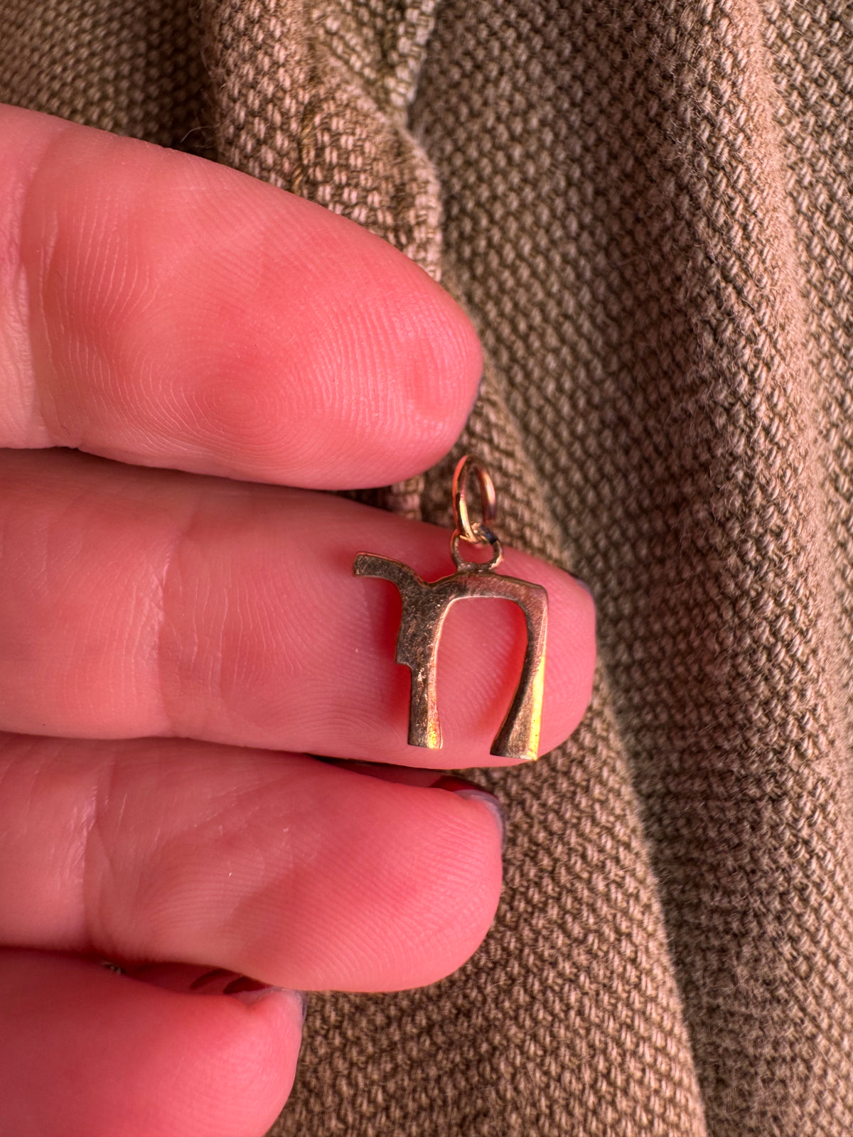 Mini stylized chai charm 14k