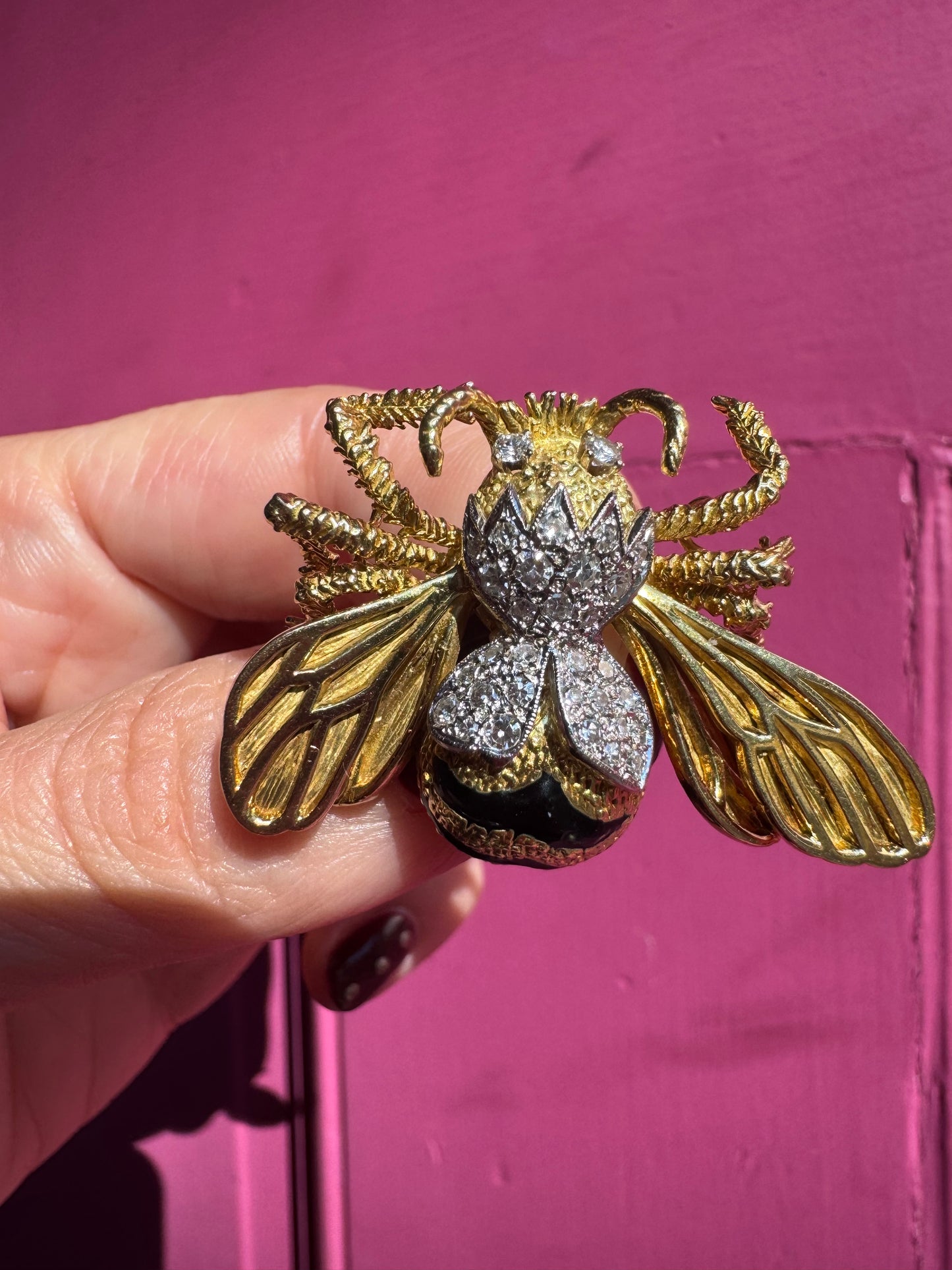 18k Bee Brooch with diamonds